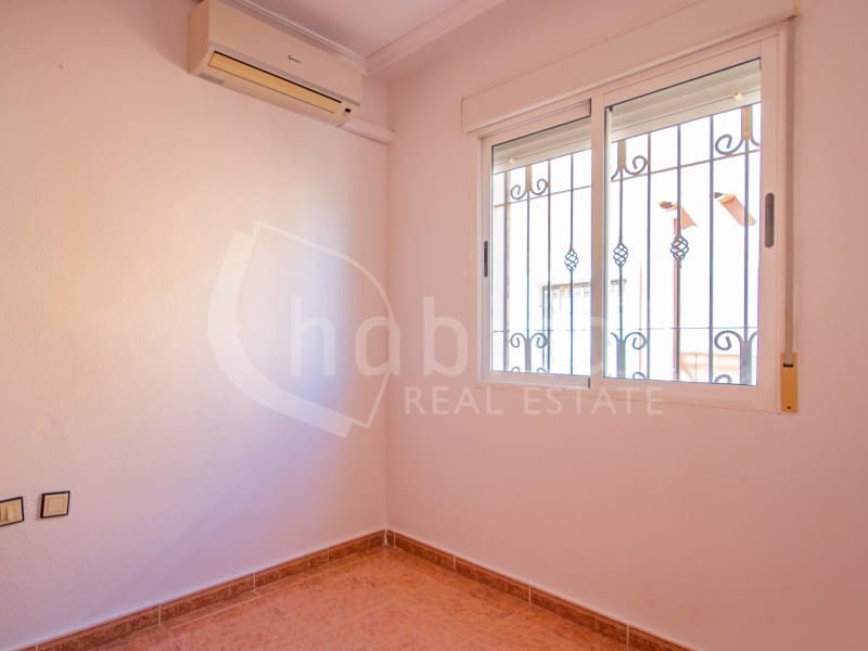 3 makuuhuone Omakotitalo myytävänä paikassa Los Montesinos - 171 000 € (Ref: 8597426)