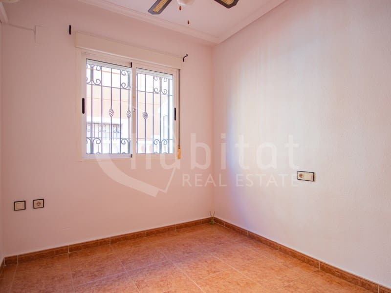 3 makuuhuone Omakotitalo myytävänä paikassa Los Montesinos - 171 000 € (Ref: 8597426)