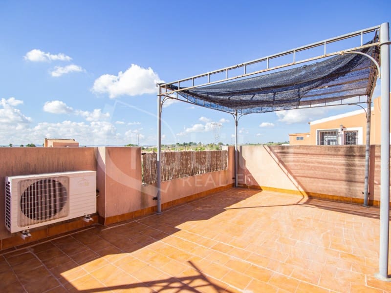 3 makuuhuone Omakotitalo myytävänä paikassa Los Montesinos - 171 000 € (Ref: 8597426)