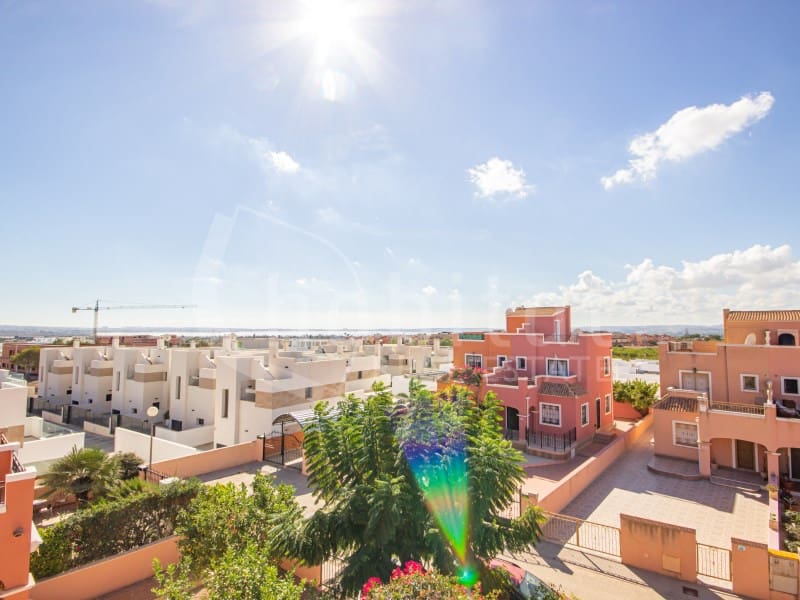 3 makuuhuone Omakotitalo myytävänä paikassa Los Montesinos - 171 000 € (Ref: 8597426)