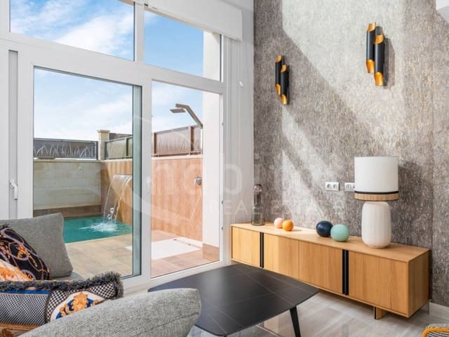 Chalet de 3 habitaciones en Los Montesinos en venta con piscina garaje - 480.000 € (Ref: 8657048)