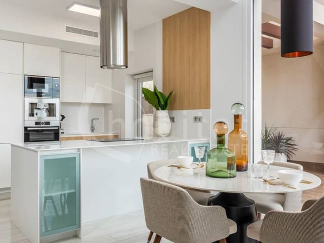 Chalet de 3 habitaciones en Los Montesinos en venta con piscina garaje - 480.000 € (Ref: 8657048)