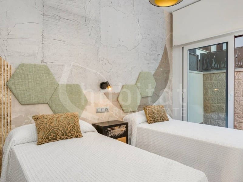 3 bedroom Villa for sale in Los Montesinos with pool garage - € 480,000 (Ref: 8657048)