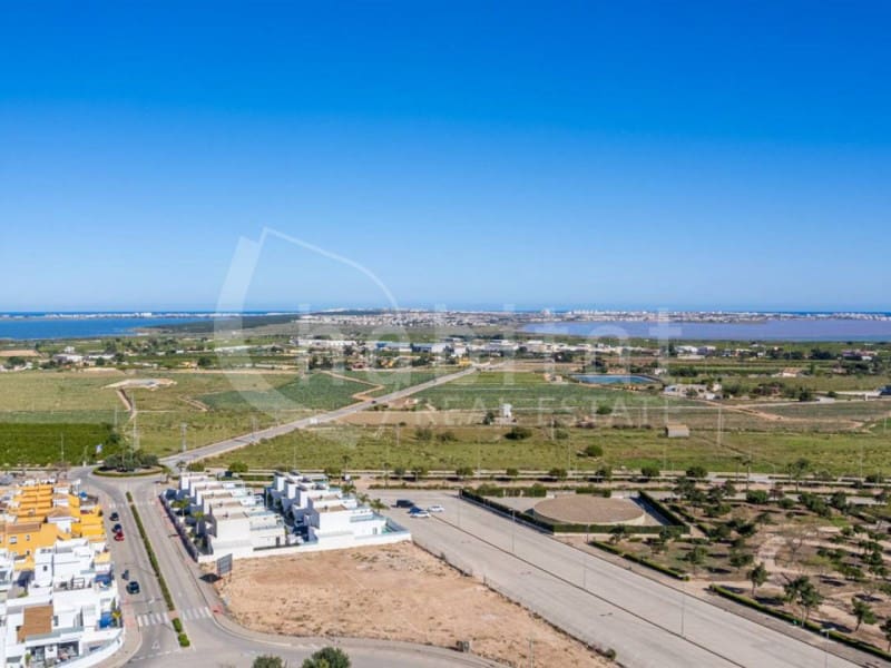 3 bedroom Villa for sale in Los Montesinos with pool garage - € 480,000 (Ref: 8657048)