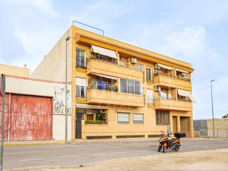 2 slaapkamer Appartement te koop in Los Montesinos met garage - € 125.000 (Ref: 8823022)