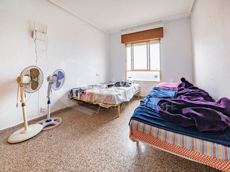 4 slaapkamer Appartement te koop in Los Montesinos - € 152.000 (Ref: 8865814)