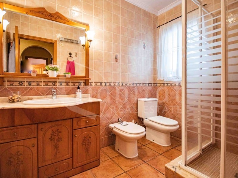 7 sovrum Hus till salu i Los Montesinos med pool garage - 495 000 € (Ref: 8923844)