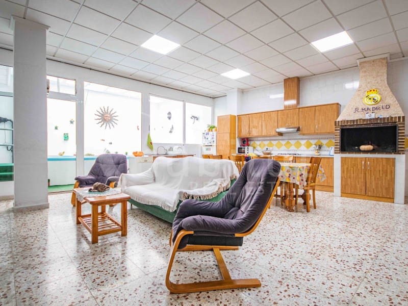 7 sovrum Hus till salu i Los Montesinos med pool garage - 495 000 € (Ref: 8923844)