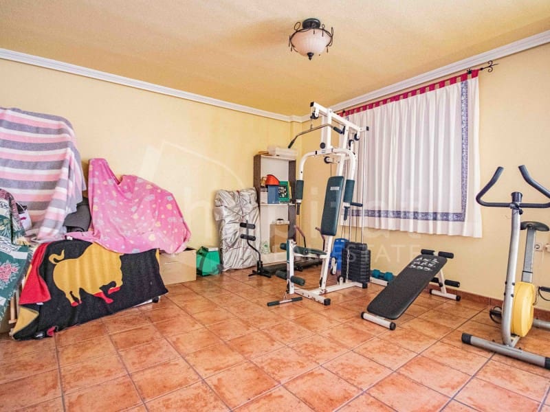 7 sovrum Hus till salu i Los Montesinos med pool garage - 495 000 € (Ref: 8923844)