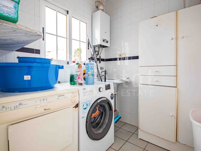 7 sovrum Hus till salu i Los Montesinos med pool garage - 495 000 € (Ref: 8923844)