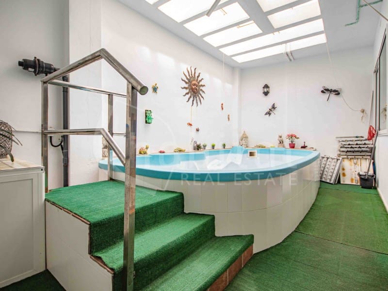 7 sovrum Hus till salu i Los Montesinos med pool garage - 495 000 € (Ref: 8923844)