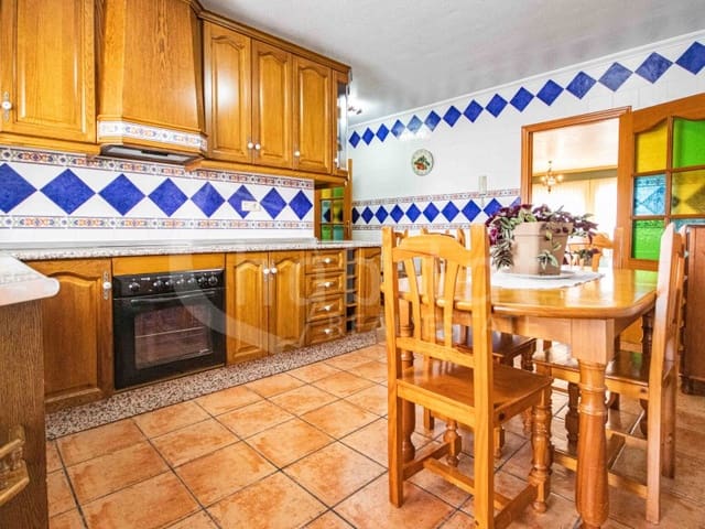 7 quarto Casa em Banda para venda em Los Montesinos com piscina garagem - 495 000 € (Ref: 8923844)