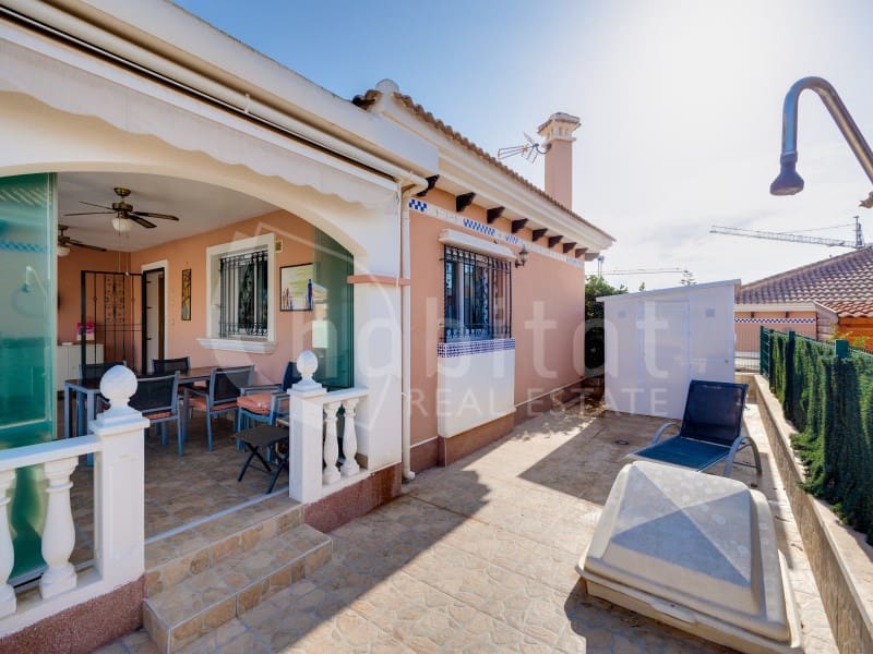 3 bedroom Villa for sale in Los Montesinos - € 325,000 (Ref: 8994077)