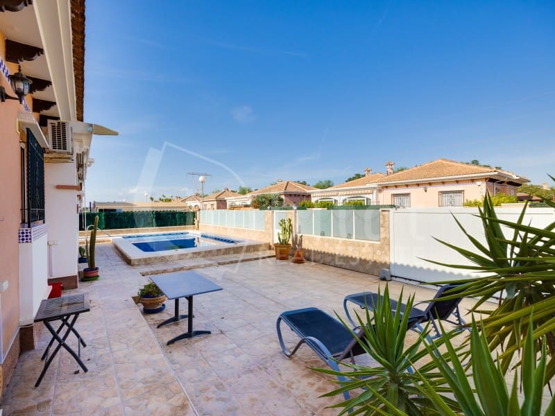 3 bedroom Villa for sale in Los Montesinos - € 325,000 (Ref: 8994077)