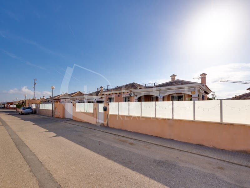 3 bedroom Villa for sale in Los Montesinos - € 325,000 (Ref: 8994077)