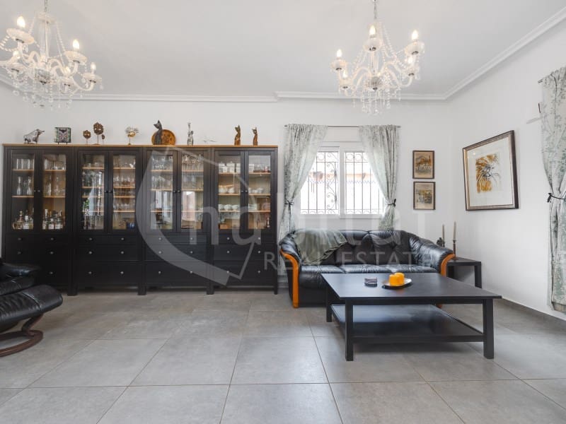 3 bedroom Villa for sale in Los Montesinos - € 325,000 (Ref: 8994077)