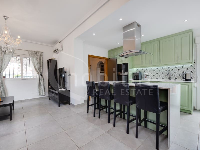 3 bedroom Villa for sale in Los Montesinos - € 325,000 (Ref: 8994077)