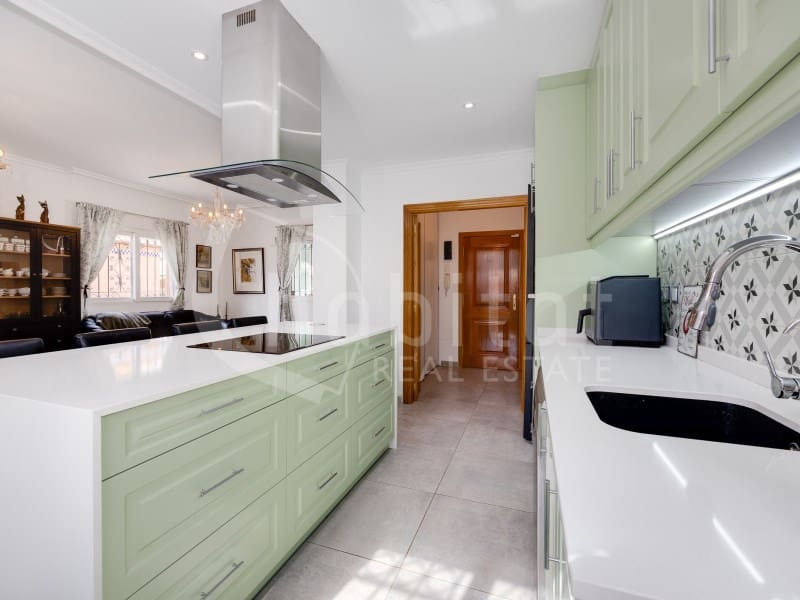 3 bedroom Villa for sale in Los Montesinos - € 325,000 (Ref: 8994077)