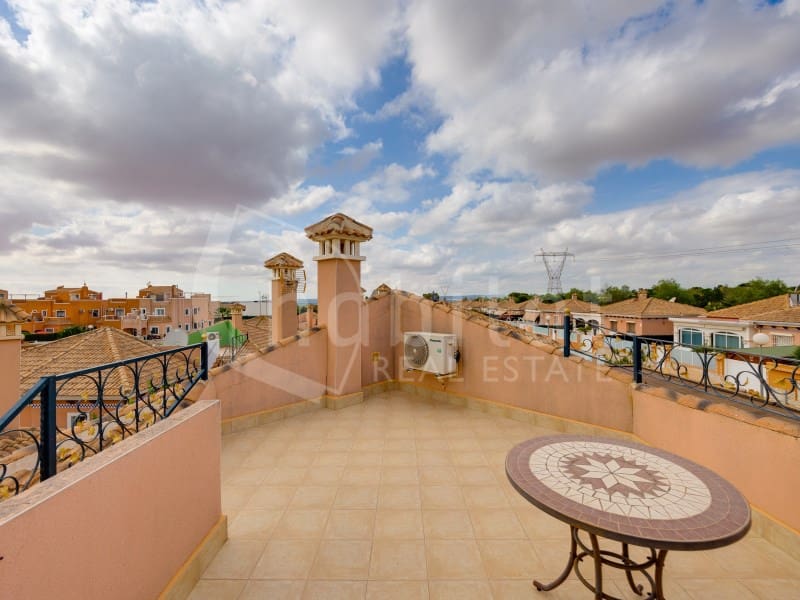 3 bedroom Villa for sale in Los Montesinos - € 325,000 (Ref: 8994077)