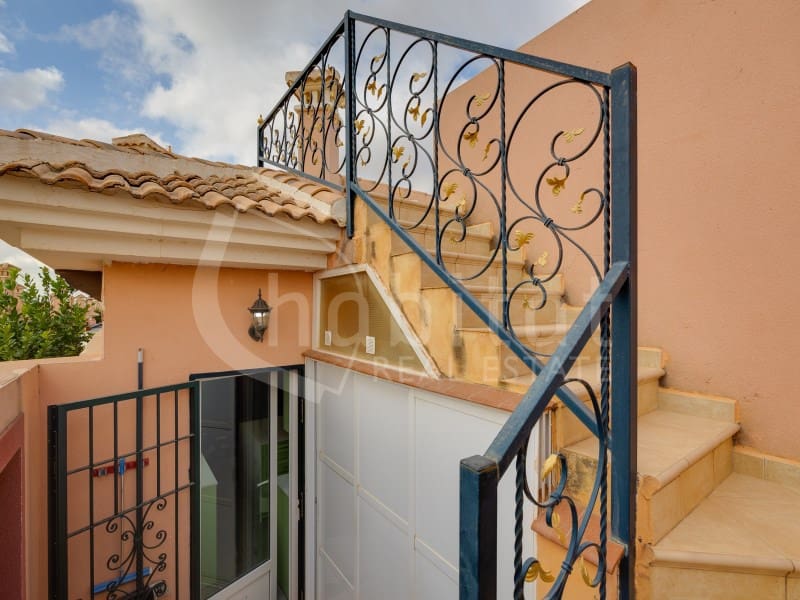 3 bedroom Villa for sale in Los Montesinos - € 325,000 (Ref: 8994077)