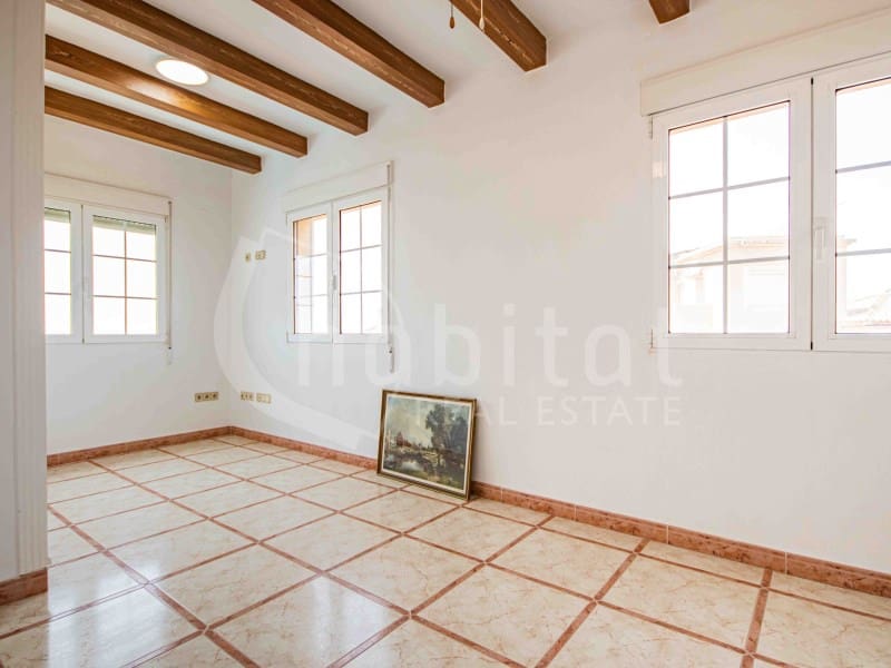 4 bedroom Villa for sale in Torrevieja with pool garage - € 689,000 (Ref: 9051378)