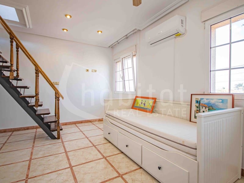 4 bedroom Villa for sale in Torrevieja with pool garage - € 689,000 (Ref: 9051378)