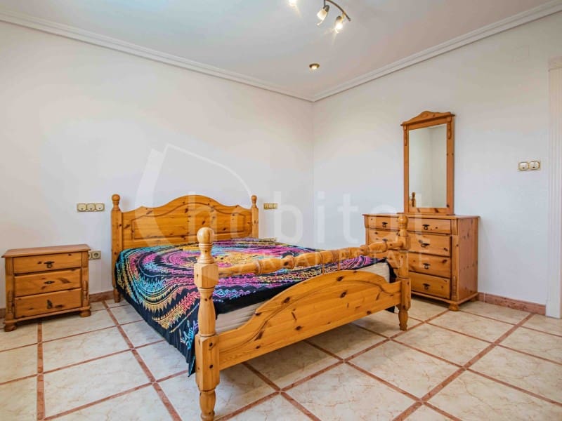 4 bedroom Villa for sale in Torrevieja with pool garage - € 689,000 (Ref: 9051378)