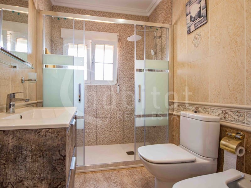 4 bedroom Villa for sale in Torrevieja with pool garage - € 689,000 (Ref: 9051378)