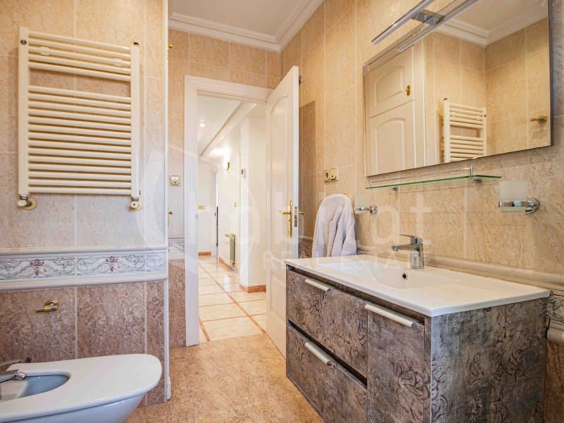 4 bedroom Villa for sale in Torrevieja with pool garage - € 689,000 (Ref: 9051378)