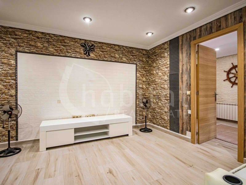 4 bedroom Villa for sale in Torrevieja with pool garage - € 689,000 (Ref: 9051378)