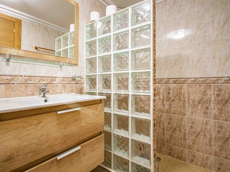 4 bedroom Villa for sale in Torrevieja with pool garage - € 689,000 (Ref: 9051378)