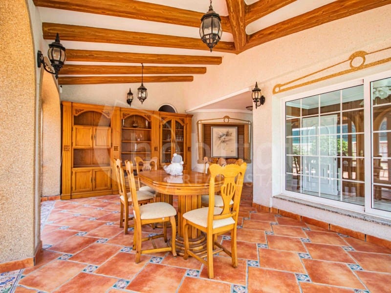 4 bedroom Villa for sale in Torrevieja with pool garage - € 689,000 (Ref: 9051378)