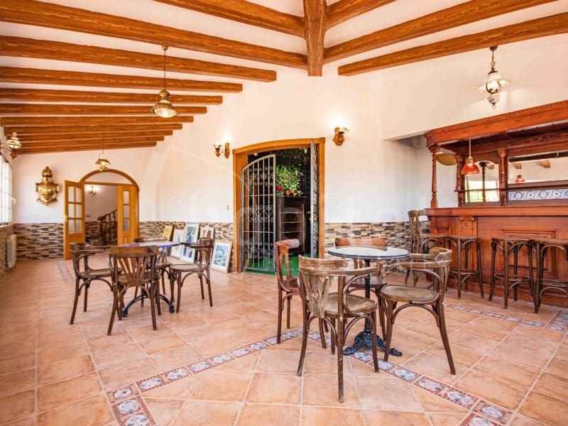 4 bedroom Villa for sale in Torrevieja with pool garage - € 689,000 (Ref: 9051378)