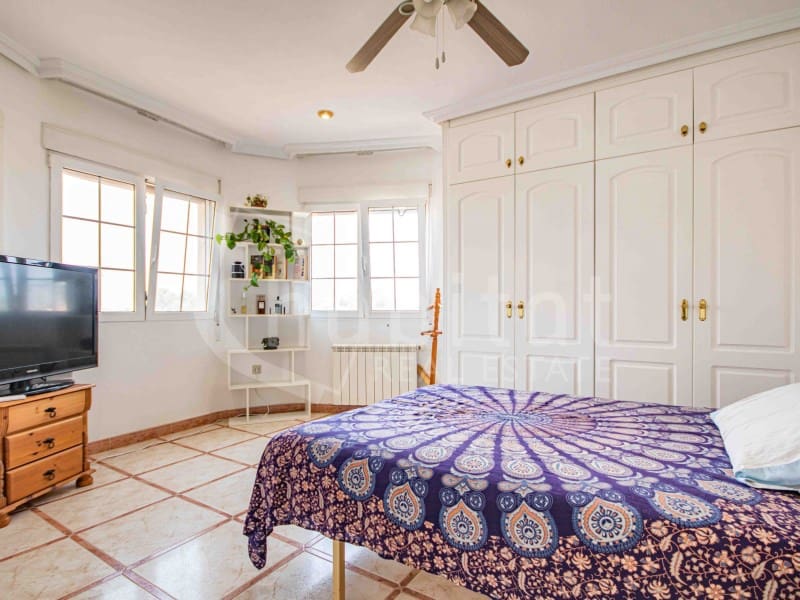 4 bedroom Villa for sale in Torrevieja with pool garage - € 689,000 (Ref: 9051378)