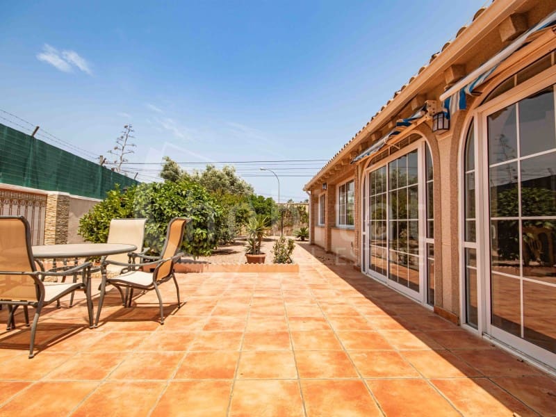 4 bedroom Villa for sale in Torrevieja with pool garage - € 689,000 (Ref: 9051378)