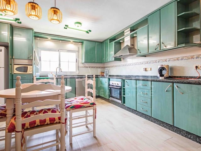 4 bedroom Villa for sale in El Chaparral, Torrevieja with pool garage - € 689,000 (Ref: 9051378)