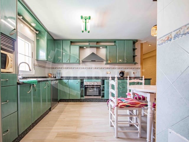 4 bedroom Villa for sale in El Chaparral, Torrevieja with pool garage - € 689,000 (Ref: 9051378)