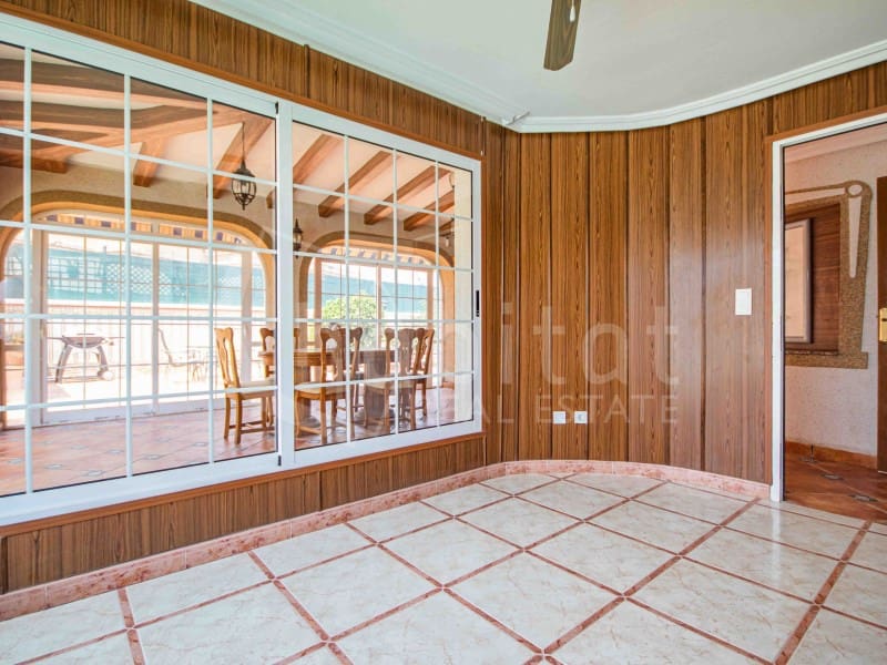 4 bedroom Villa for sale in Torrevieja with pool garage - € 689,000 (Ref: 9051378)