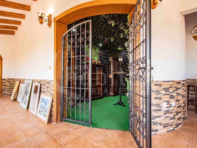 4 bedroom Villa for sale in Torrevieja with pool garage - € 689,000 (Ref: 9051378)