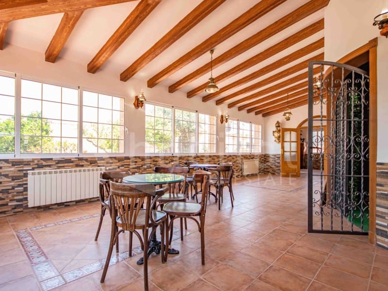 4 bedroom Villa for sale in Torrevieja with pool garage - € 689,000 (Ref: 9051378)