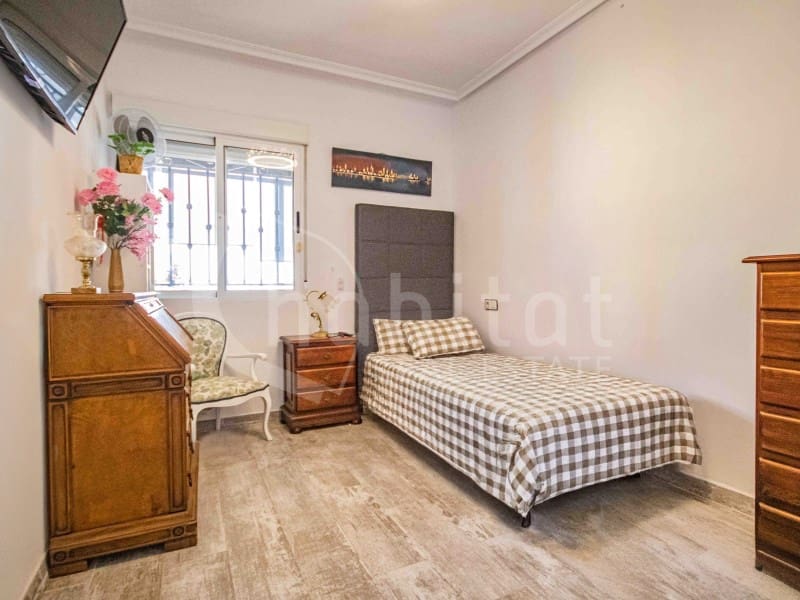 2 slaapkamer Huis te koop in Los Montesinos met garage - € 169.900 (Ref: 9057897)