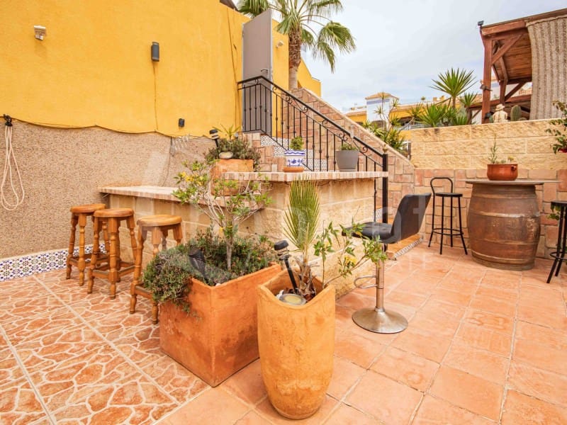 2 slaapkamer Huis te koop in Los Montesinos met garage - € 169.900 (Ref: 9057897)