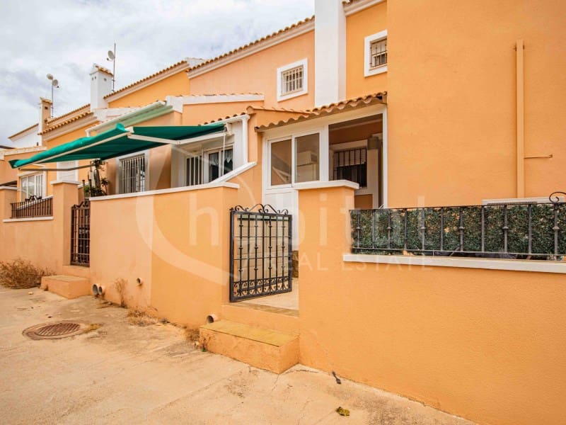 3 bedroom Townhouse for rent in Pinar de Campoverde with pool garage - € 900 (Ref: 9151833)