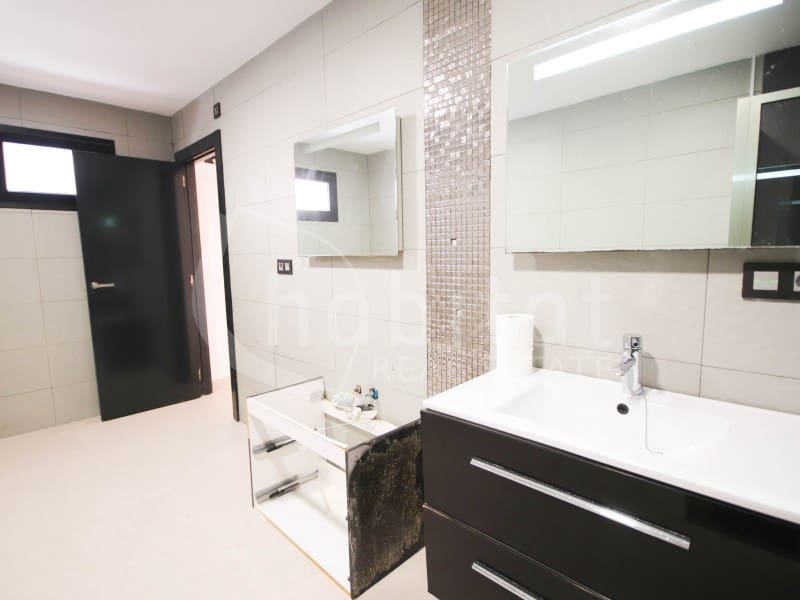 4 slaapkamer Huis te koop in Los Montesinos - € 250.000 (Ref: 9276555)