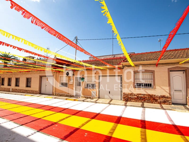 3 slaapkamer Huis te koop in Los Montesinos met garage - € 110.000 (Ref: 9322566)