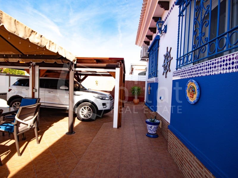 3 bedroom Villa for sale in Los Montesinos - € 299,000 (Ref: 9398309)