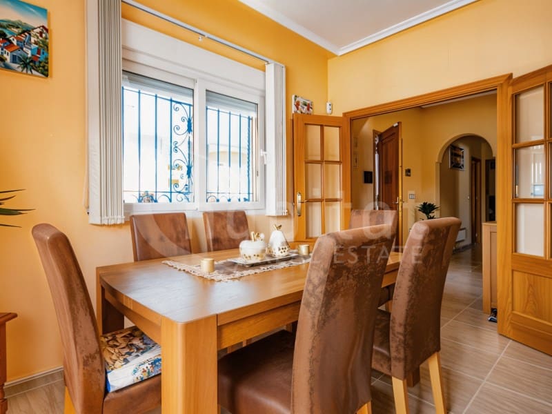 3 sovrum Villa till salu i Los Montesinos - 299 000 € (Ref: 9398309)