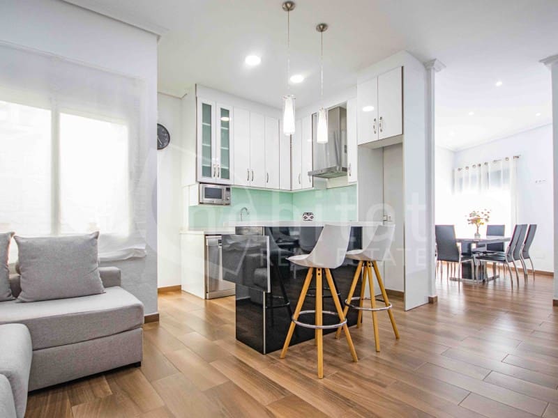 2 soverom Hus til leie i Los Montesinos - € 850 (Ref: 9419944)