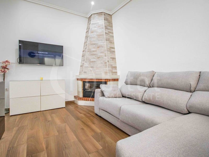 2 soverom Hus til leie i Los Montesinos - € 850 (Ref: 9419944)