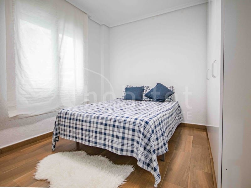 2 soverom Hus til leie i Los Montesinos - € 850 (Ref: 9419944)